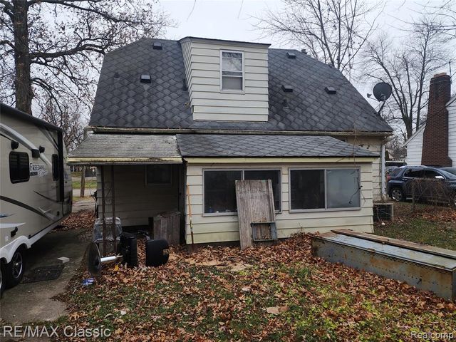 643 E Kennett Road, Pontiac, MI 48340