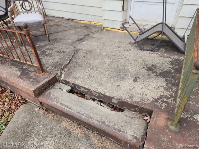 643 E Kennett Road, Pontiac, MI 48340