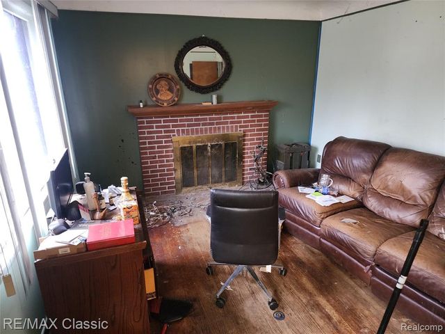 643 E Kennett Road, Pontiac, MI 48340