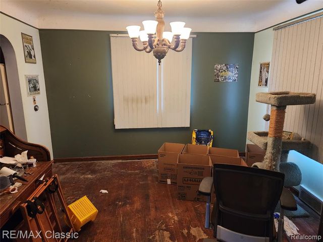 643 E Kennett Road, Pontiac, MI 48340