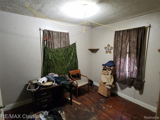 643 E Kennett Road, Pontiac, MI 48340