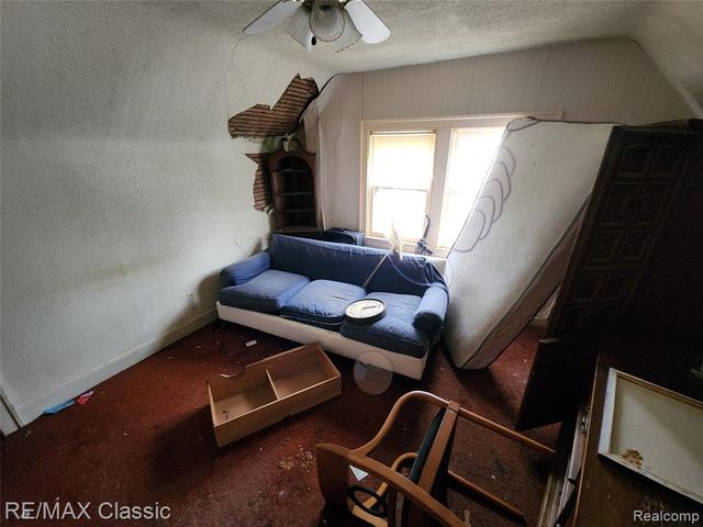 643 E Kennett Road, Pontiac, MI 48340