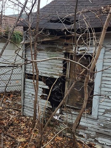 643 E Kennett Road, Pontiac, MI 48340