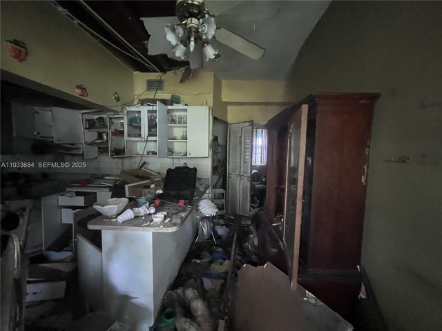 3271 NW 102nd St, Miami, FL 33147