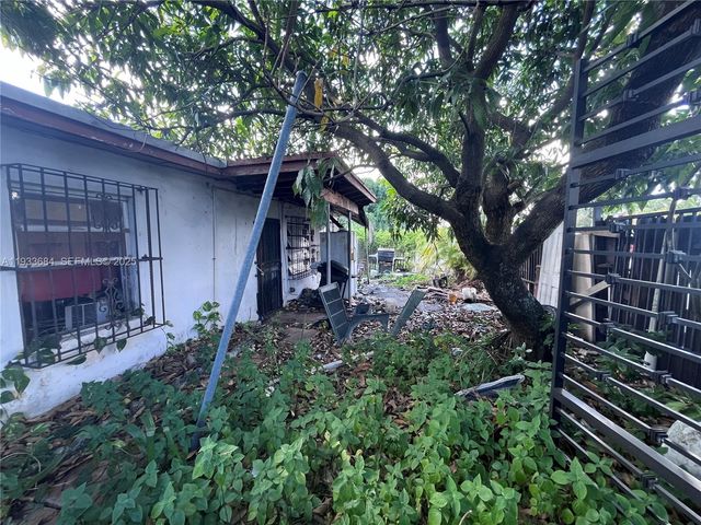 3271 NW 102nd St, Miami, FL 33147