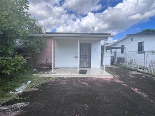 3271 NW 102nd St, Miami, FL 33147