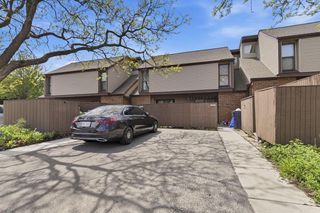 1411 Edgerton AVENUE #V, Milwaukee, WI 53221