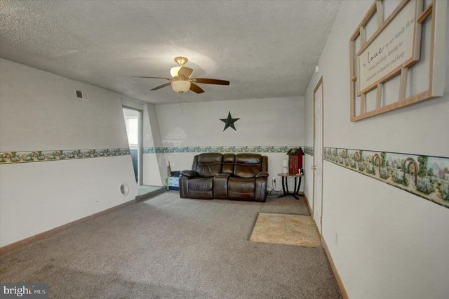 4521 FORT MCCORD RD, Chambersburg, PA 17202