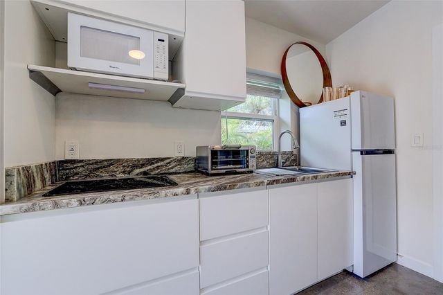 2121 PALM TERRACE, Sarasota, FL 34231