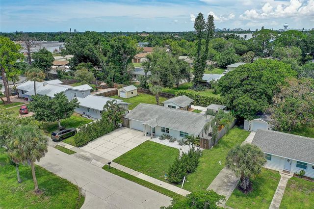 2121 PALM TERRACE, Sarasota, FL 34231