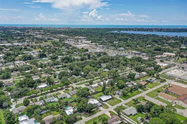 2121 PALM TERRACE, Sarasota, FL 34231
