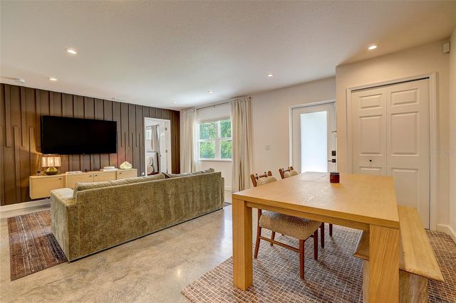 2121 PALM TERRACE, Sarasota, FL 34231