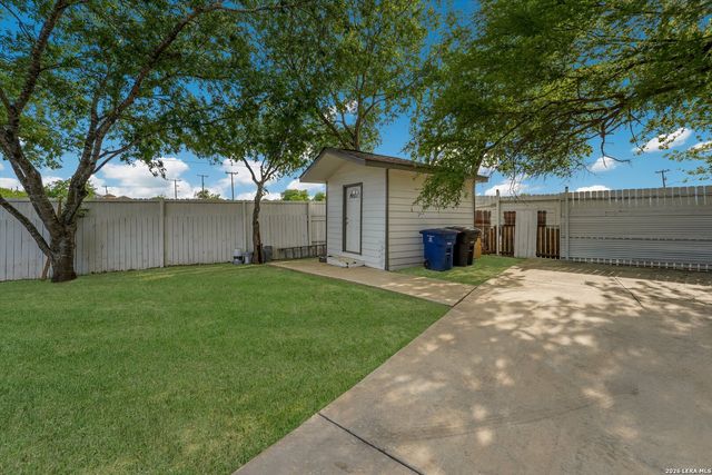 8827 Wilma Jean Dr, San Antonio, TX 78224