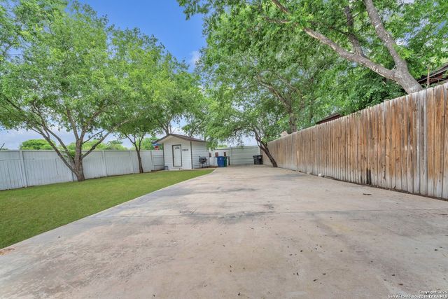 8827 Wilma Jean Dr, San Antonio, TX 78224