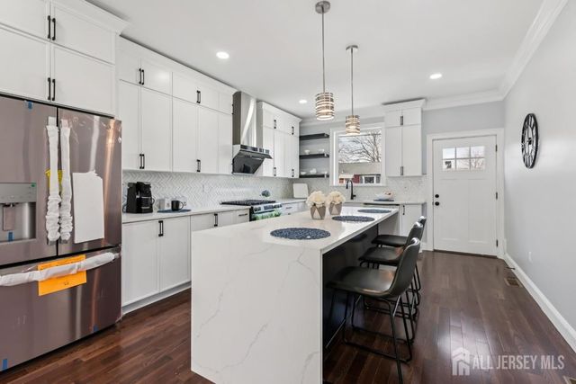 239 Suttons Lane, Edison, NJ 08817