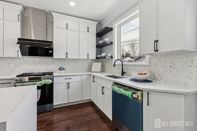 239 Suttons Lane, Edison, NJ 08817