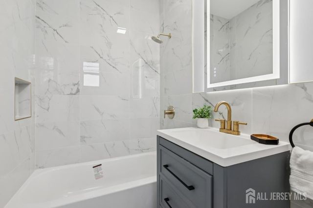 239 Suttons Lane, Edison, NJ 08817