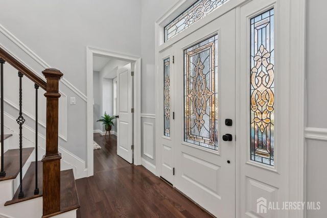 239 Suttons Lane, Edison, NJ 08817