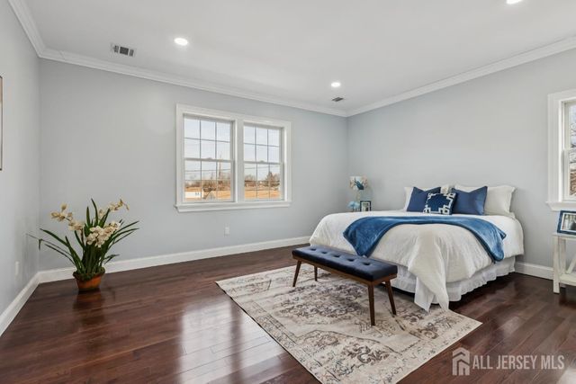 239 Suttons Lane, Edison, NJ 08817