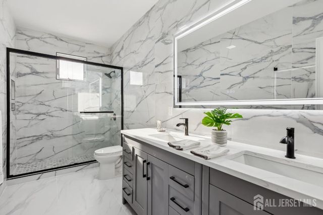 239 Suttons Lane, Edison, NJ 08817