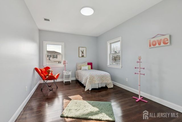 239 Suttons Lane, Edison, NJ 08817