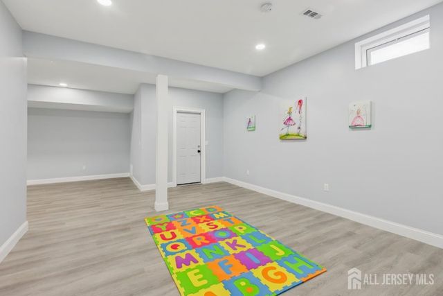 239 Suttons Lane, Edison, NJ 08817