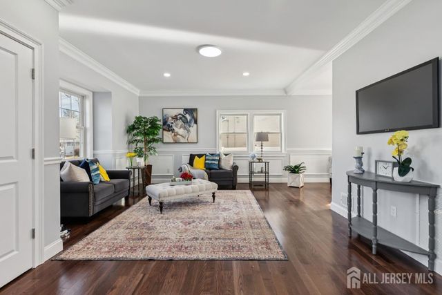 239 Suttons Lane, Edison, NJ 08817