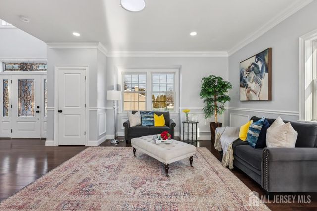 239 Suttons Lane, Edison, NJ 08817