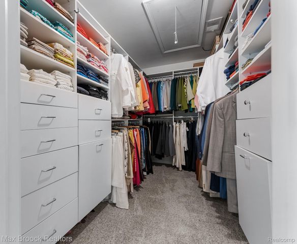 20403 Robinway Drive, Clinton Charter Township, MI 48036