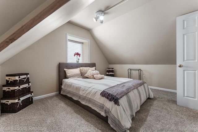 20403 Robinway Drive, Clinton Charter Township, MI 48036