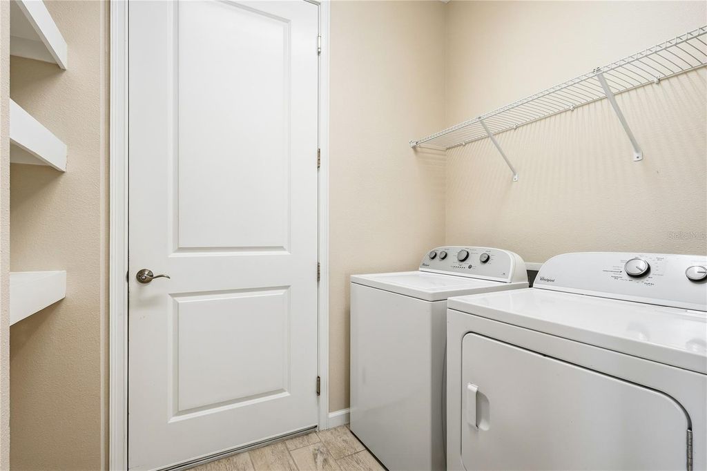 Image 21 of property listing at 3664 TIN CUP BOULEVARD, Sarasota, FL 34232