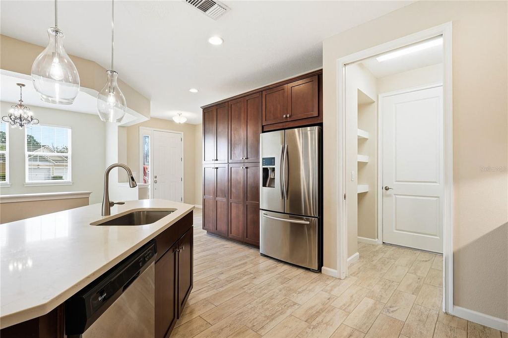 Image 8 of property listing at 3664 TIN CUP BOULEVARD, Sarasota, FL 34232