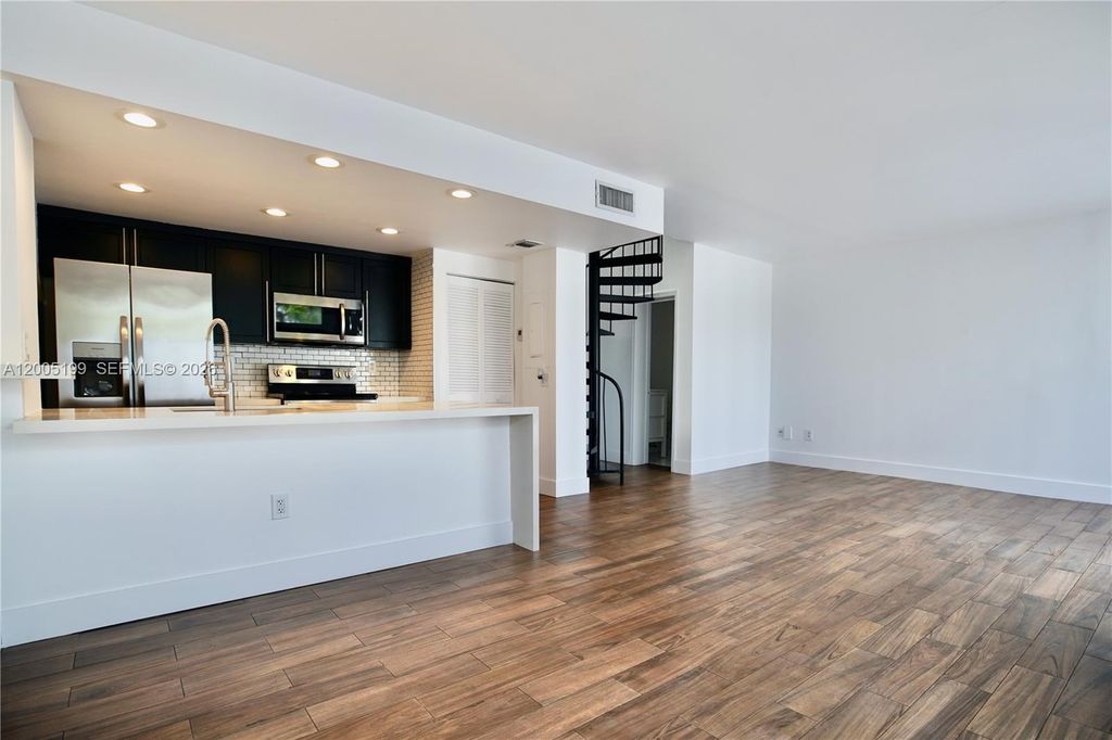 3186 Bird Ave 13, Miami, FL 33133