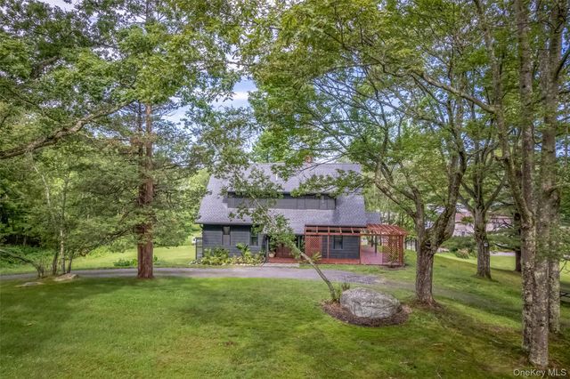 405 Vista Maria Road, Cragsmoor, NY 12420
