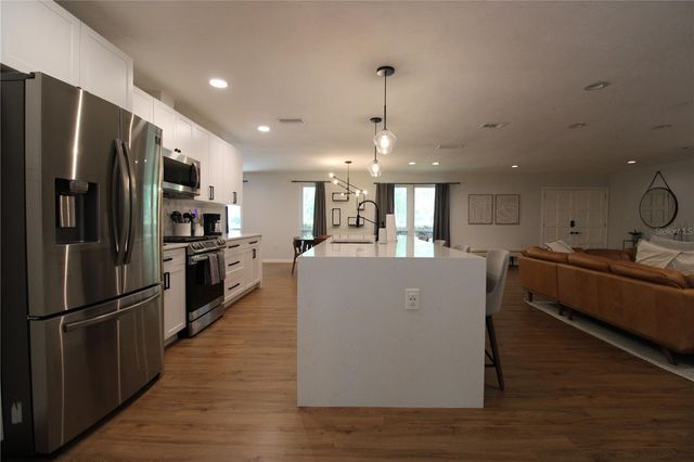 3745 SW 6TH PLACE, Gainesville, FL 32607