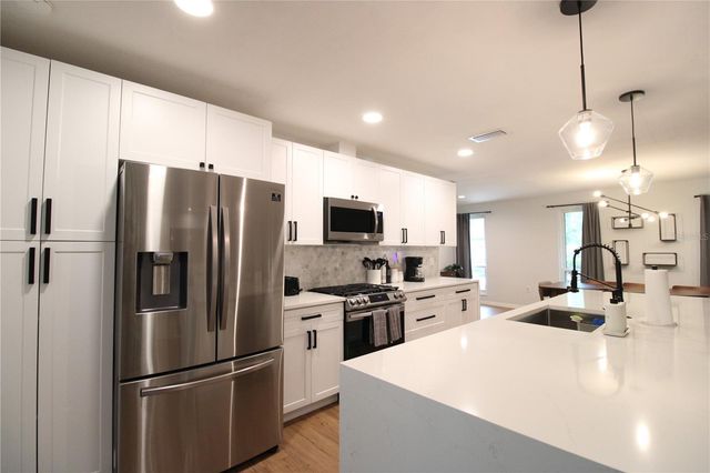 3745 SW 6TH PLACE, Gainesville, FL 32607