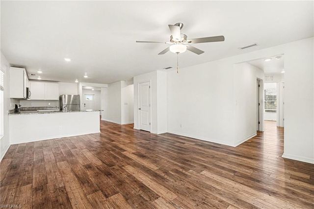 1206 NE 13th PL, Cape Coral, FL 33909