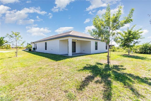 1206 NE 13th PL, Cape Coral, FL 33909