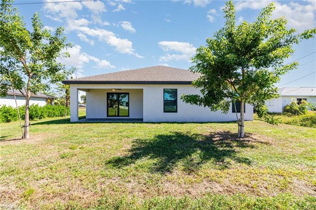 1206 NE 13th PL, Cape Coral, FL 33909