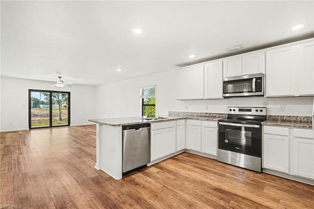 1206 NE 13th PL, Cape Coral, FL 33909