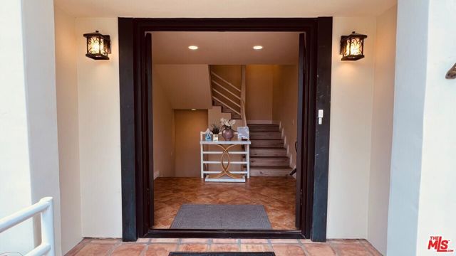 4324 Saltillo Street, Woodland Hills (los Angeles), CA 91364