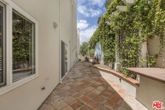 4324 Saltillo Street, Woodland Hills (los Angeles), CA 91364
