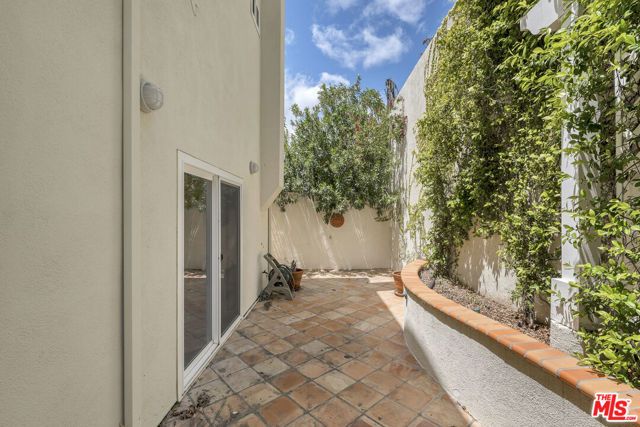 4324 Saltillo Street, Woodland Hills (los Angeles), CA 91364