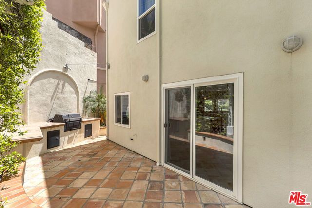 4324 Saltillo Street, Woodland Hills (los Angeles), CA 91364