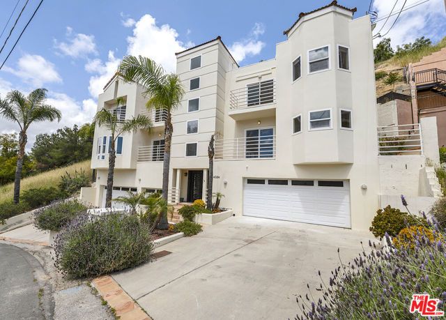 4324 Saltillo Street, Woodland Hills (los Angeles), CA 91364