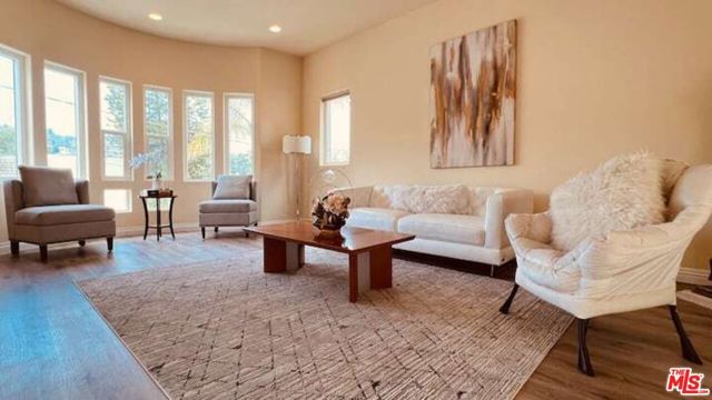 4324 Saltillo Street, Woodland Hills (los Angeles), CA 91364
