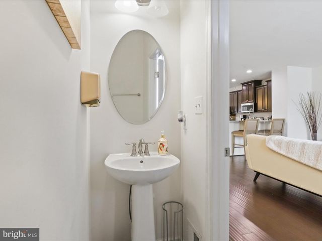 908 EVERS AVE, Capitol Heights, MD 20743