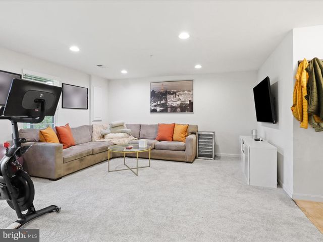 908 EVERS AVE, Capitol Heights, MD 20743