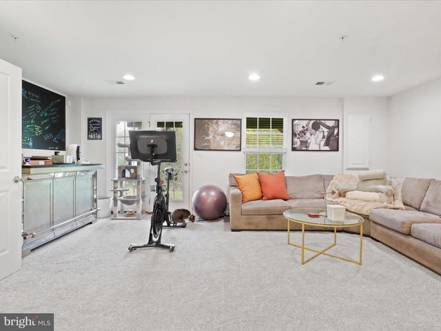 908 EVERS AVE, Capitol Heights, MD 20743