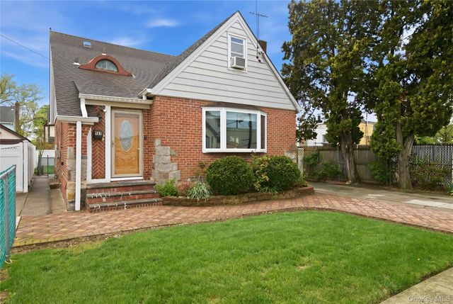 969 Gabriel Avenue, Franklin Square, NY 11010